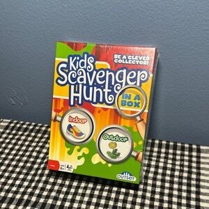 Kids Scavenger Hunt Game - Colorful Indoor and Outdoor Fun New, sealed